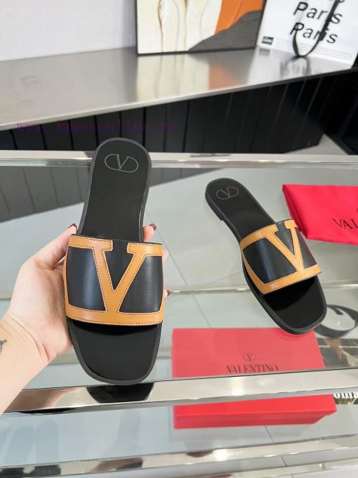 Valentino, 25 new spring/summer collection, Valentino color blocked flat bottomed slippers, kabqhgd0 - Image 8