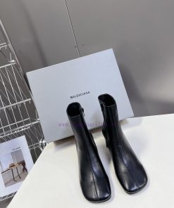 Balenciaga Parisian fashion show short boots are a heavyweight new product at Paris Fashion cj60047o