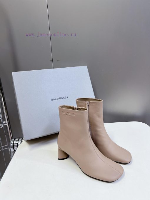 Balenciaga Parisian fashion show short boots are a heavyweight new product at Paris Fashion 8hodva4s - Image 3