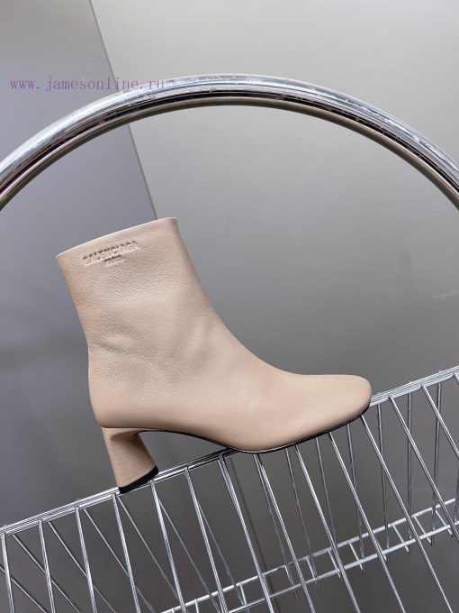 Balenciaga Parisian fashion show short boots are a heavyweight new product at Paris Fashion 8hodva4s - Image 6