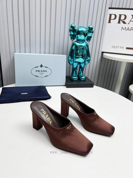 In 2025, SSS launches Prada's latest collection of long and short boots, sandals, slim heelsc2s8lykc - Image 2