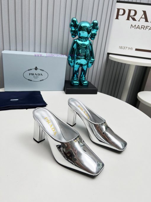 In 2025, SSS launches Prada's latest collection of long and short boots, sandals, slim heelsl6m7rdbm - Image 2
