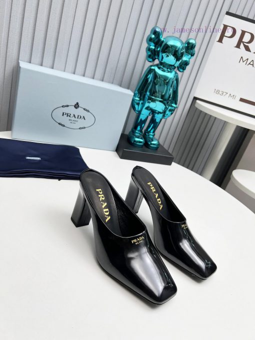 In 2025, SSS launches Prada's latest collection of long and short boots, sandals, slim heels04nv8f67 - Image 2