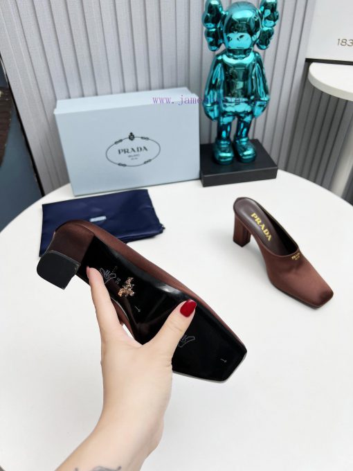 In 2025, SSS launches Prada's latest collection of long and short boots, sandals, slim heelsc2s8lykc - Image 10