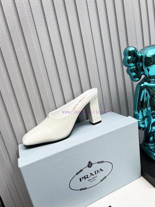 In 2025, SSS launches Prada's latest collection of long and short boots, sandals, slim heels9nfpg5f1 - Image 6
