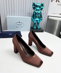In 2025, SSS launches Prada's latest collection of long and short boots, sandals, slim heelsvwpzxb6z
