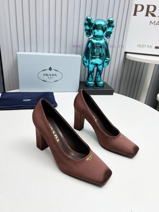 In 2025, SSS launches Prada's latest collection of long and short boots, sandals, slim heelsvwpzxb6z