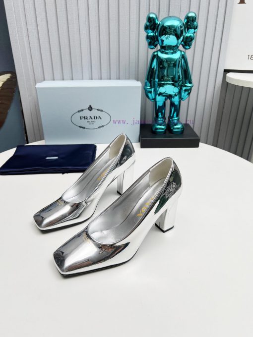 In 2025, SSS launches Prada's latest collection of long and short boots, sandals, slim heelsjiuqi6z0 - Image 3