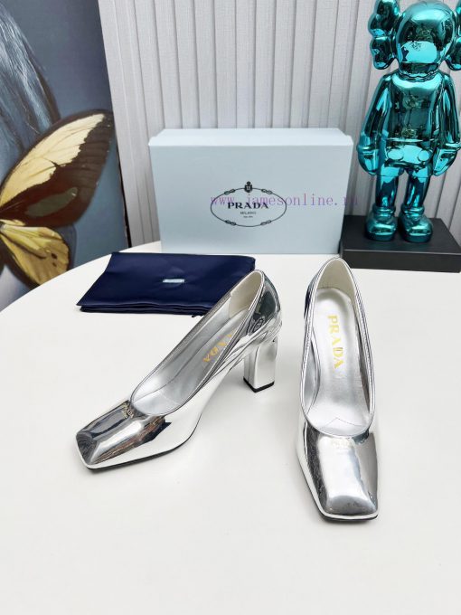 In 2025, SSS launches Prada's latest collection of long and short boots, sandals, slim heelsjiuqi6z0 - Image 4