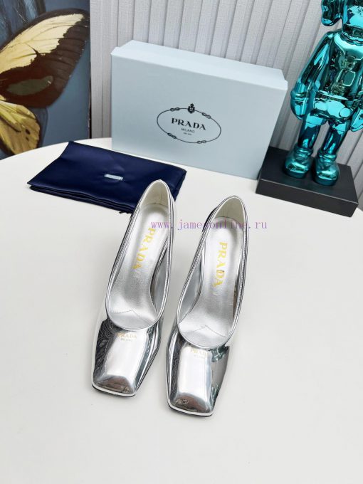 In 2025, SSS launches Prada's latest collection of long and short boots, sandals, slim heelsjiuqi6z0 - Image 5