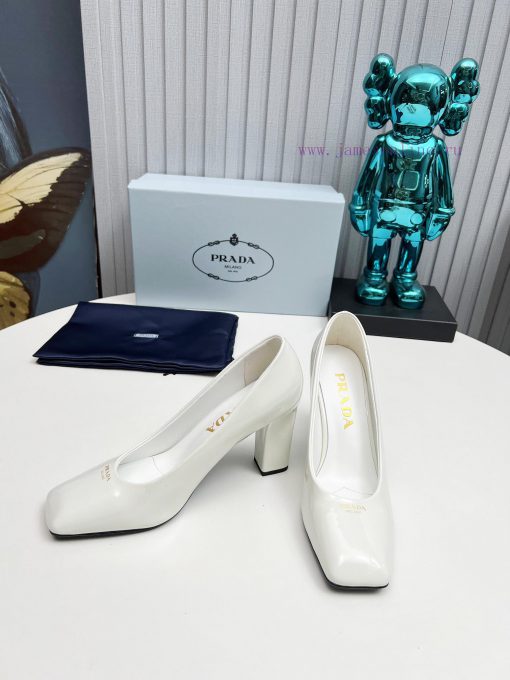 In 2025, SSS launches Prada's latest collection of long and short boots, sandals, slim heelsejgmeggc - Image 5