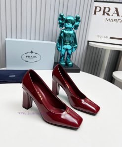 In 2025, SSS launches Prada's latest collection of long and short boots, sandals, slim heelsiojmmk9f