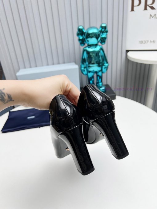 In 2025, SSS launches Prada's latest collection of long and short boots, sandals, slim heelsm64qhux3 - Image 9