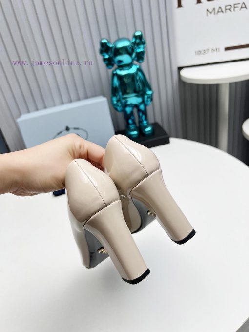 In 2025, SSS launches Prada's latest collection of long and short boots, sandals, slim heelsql7dc4go - Image 9