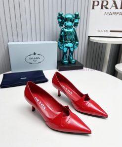 In 2025, SSS launches Prada's latest collection of long and short boots, sandals, slim heelsldasa4eb