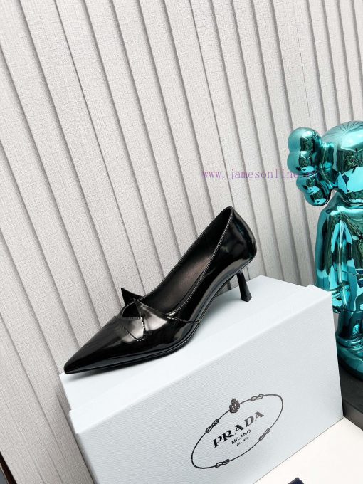 In 2025, SSS launches Prada's latest collection of long and short boots, sandals, slim heels7dsb0qag - Image 6