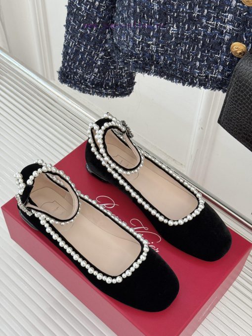 Roger Vivier/RV Classic Pearl Mary JaneMary Jane, exquisitely crafted to the boneNot showing6g2b656j - Image 4