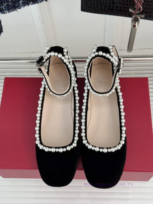 Roger Vivier/RV Classic Pearl Mary JaneMary Jane, exquisitely crafted to the boneNot showing6g2b656j - Image 5