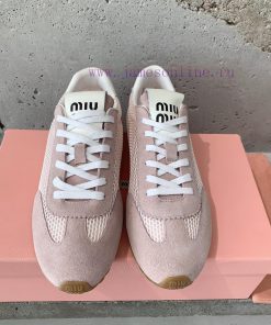 Miu Miu's new retro German training shoes can be paired with minimalist, retro, and artistic9jq9vhu5