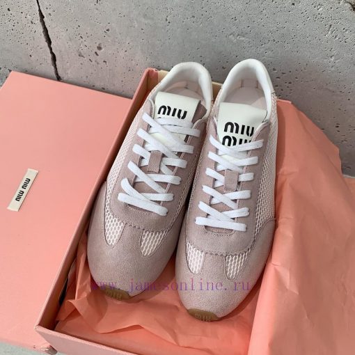 Miu Miu's new retro German training shoes can be paired with minimalist, retro, and artistic9jq9vhu5 - Image 4