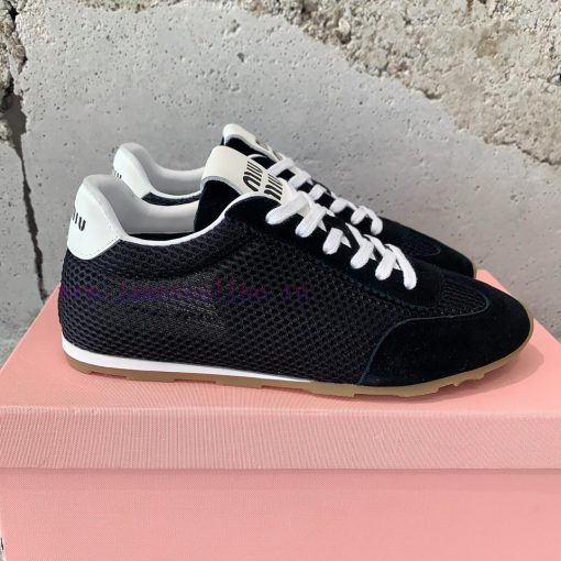 Miu Miu's new retro German training shoes can be paired with minimalist, retro, and artistic9yuua43d - Image 3