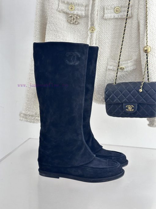 Chanel | Chanel 25C suede pants and bootsThis season's Rocket Goddess must have itemThe sidegu8oep9c - Image 2