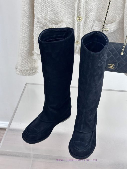 Chanel | Chanel 25C suede pants and bootsThis season's Rocket Goddess must have itemThe sidegu8oep9c - Image 3