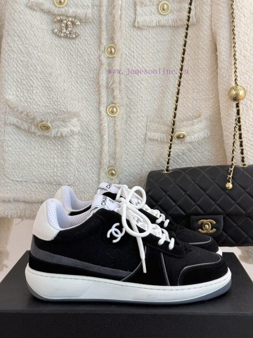 Chanel | Chanel Classic Couple Style CasualSports board shoesChanel sneakers are so popular krwzo565 - Image 2