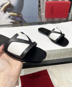 New Lunjia 2025A Fashion Show Latest Logo Flat Sandals Series in 6 Colors, Sizes 5-42, Rubbepreesnyz