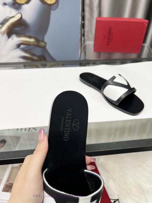 New Lunjia 2025A Fashion Show Latest Logo Flat Sandals Series in 6 Colors, Sizes 5-42, Rubbepreesnyz - Image 10