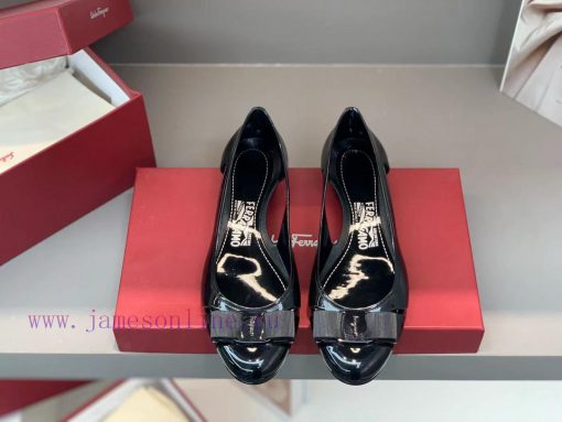 size35-39SF's latest color jelly shoesIn the hot summer, it's really necessary to have the5q0q7epp