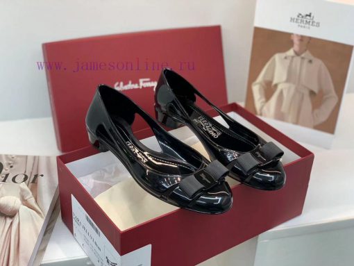size35-39SF's latest color jelly shoesIn the hot summer, it's really necessary to have the5q0q7epp - Image 4
