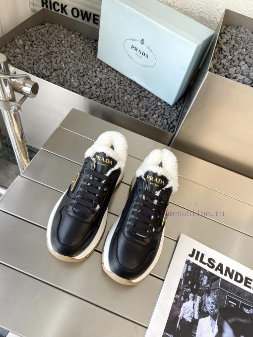 Prada 24ss Prada new couple's hairy dad shoesThe fabric is made of calf leather with clear allm82drl