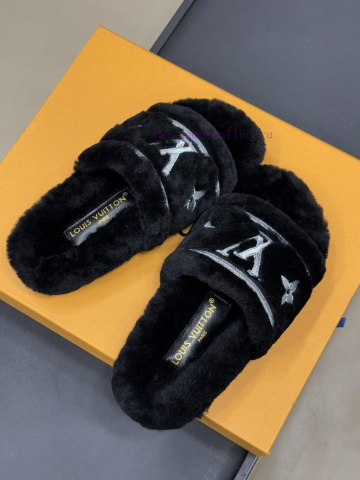 Top qualitylv fw24 new arrival～LV 24 autumn/winter new fur slippersCute and exquisite, comforjp7wjgw - Image 4