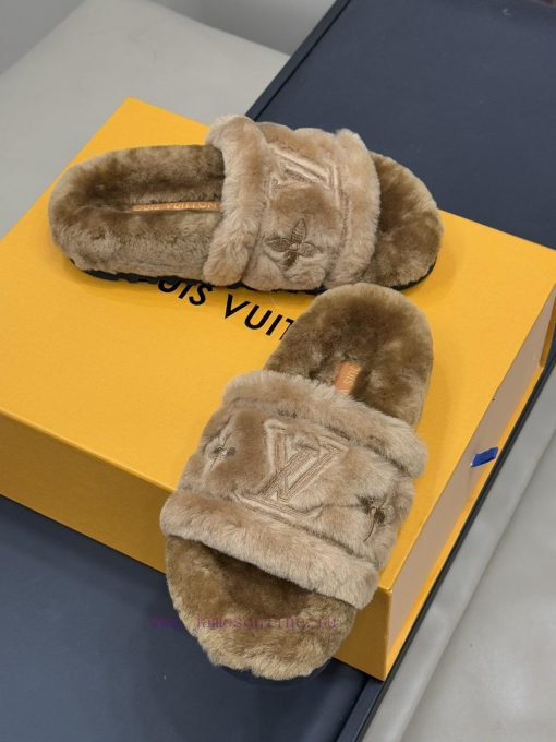 Top qualitylv fw24 new arrival～LV 24 autumn/winter new fur slippersCute and exquisite, comfok5jio9hd - Image 6