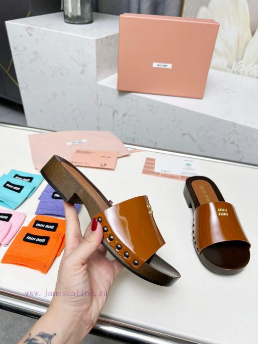 p. Miu Miu's new cool slippers, clog slippers, fashionable and casualImported soft cowhide whs2ecav2