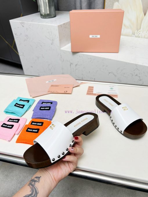 p. Miu Miu's new cool slippers, clog slippers, fashionable and casualImported soft cowhide wtp1r9qkp - Image 5