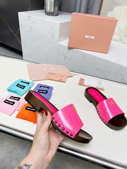 p. Miu Miu's new cool slippers, clog slippers, fashionable and casualImported soft cowhide wqy5q11is - Image 2