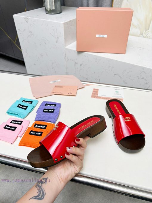 p. Miu Miu's new cool slippers, clog slippers, fashionable and casualImported soft cowhide w2fjlbcwz - Image 5