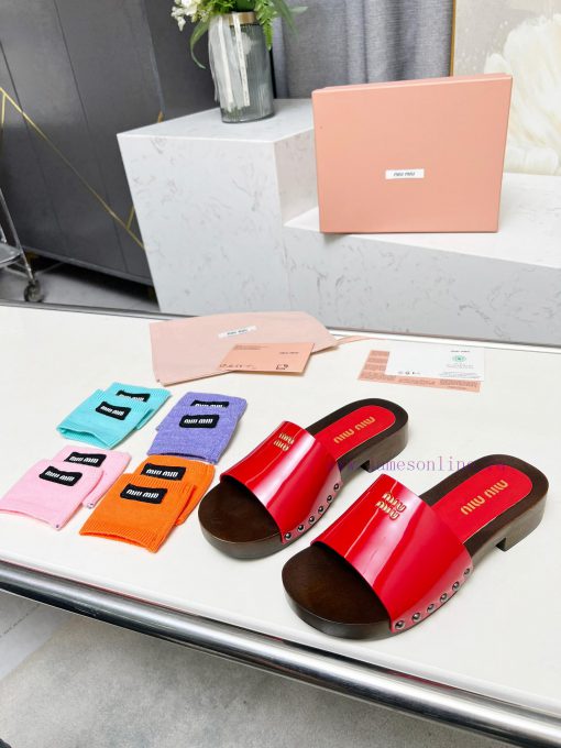 p. Miu Miu's new cool slippers, clog slippers, fashionable and casualImported soft cowhide w2fjlbcwz - Image 7