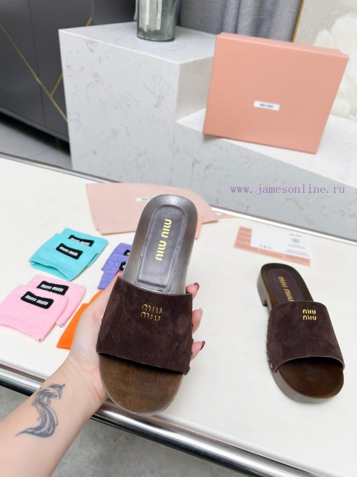 p. Miu Miu's new cool slippers, clog slippers, fashionable and casualImported soft cowhide w6vvm0flt - Image 4
