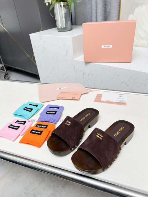 p. Miu Miu's new cool slippers, clog slippers, fashionable and casualImported soft cowhide w6vvm0flt - Image 9