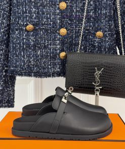 Male size 10Hermer/Hermes Classic Kelly Buckle Bocken SlippersA must-have for autumn and winn6y55n7x