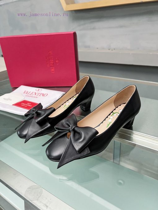 Top of the line - Valentino's new Michelin series starts with elegant lambskin uppers pairedznbq7mff - Image 3