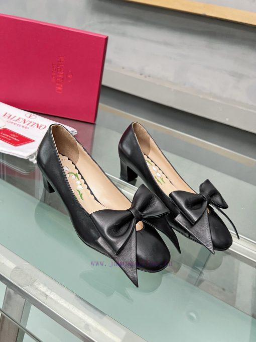 Top of the line - Valentino's new Michelin series starts with elegant lambskin uppers pairedznbq7mff - Image 4