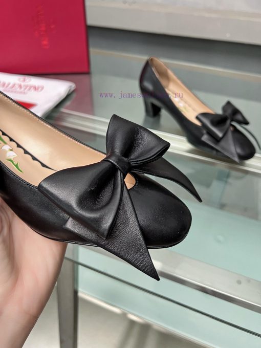 Top of the line - Valentino's new Michelin series starts with elegant lambskin uppers pairedznbq7mff - Image 9