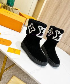 p. Classic Lv snow boots are made of handmade patchwork fabric, and each pair of shoes consu2s1mpbp2