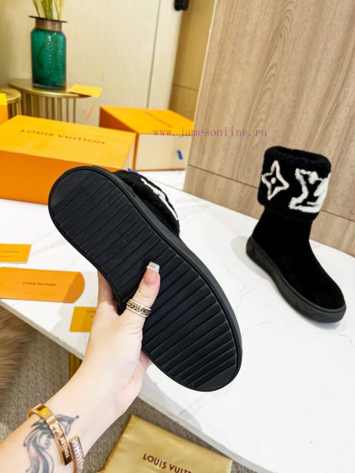 p. Classic Lv snow boots are made of handmade patchwork fabric, and each pair of shoes consu2s1mpbp2 - Image 5