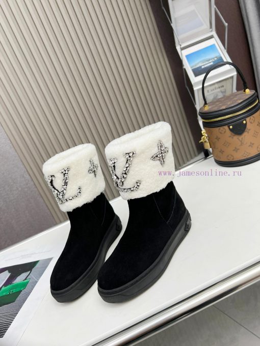 p. Classic Lv snow boots are made of handmade patchwork fabric, and each pair of shoes consu6muuzj3h - Image 2