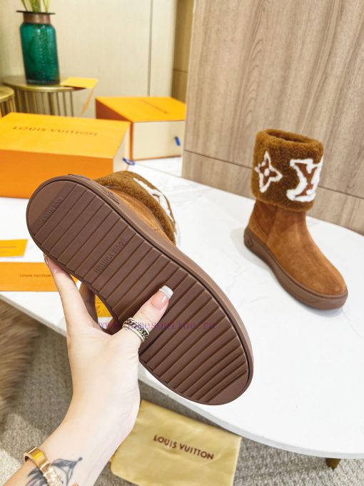 p. Classic Lv snow boots are made of handmade patchwork fabric, and each pair of shoes consuos9zd3p2 - Image 4